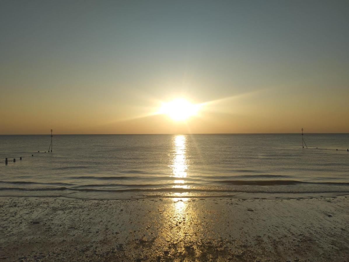 Sunset Retreat - Hunstanton Apartment Екстериор снимка